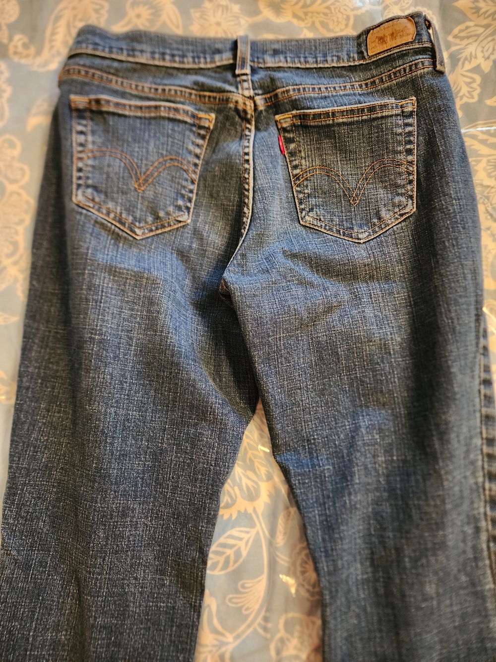 Levi's Blue Denim Jeans with Contrast Stitching